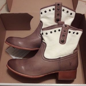 Frye Amelia Grommet Short Boots Grey 9 M Canvas